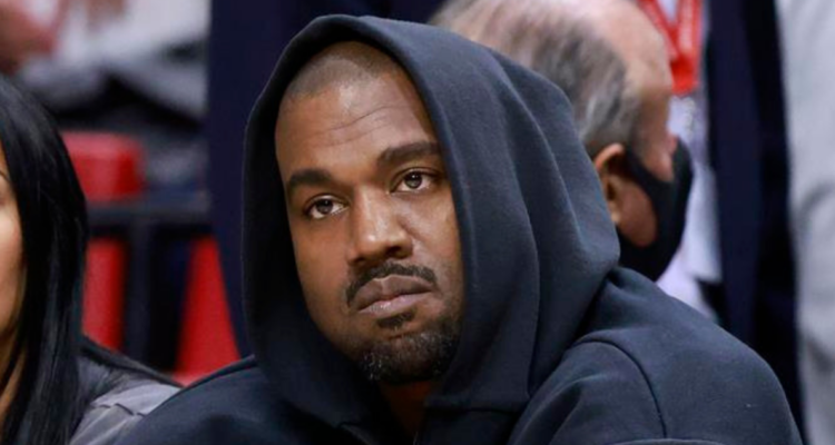 Imagen de Kanye West por venta de su mansión