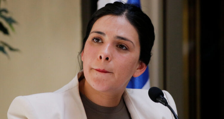 Karol Cariola está de alta y espera “recuperar condiciones” para preparar defensa por Sierra Bella