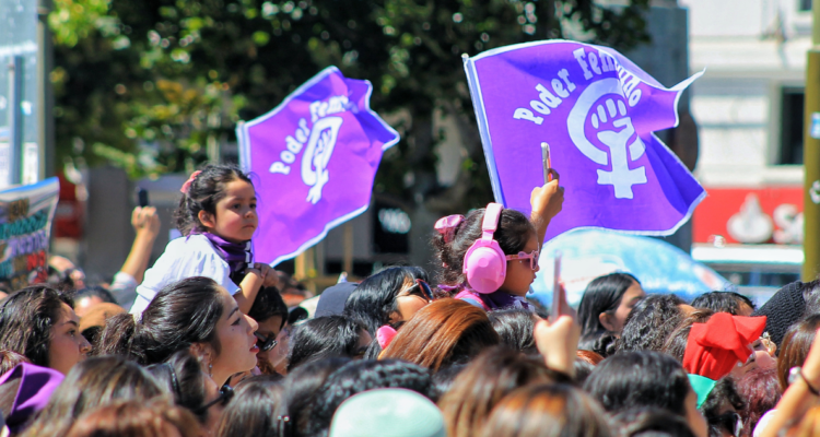 debate por feminismo, Una derecha que niega las desigualdades sociales no es feminista