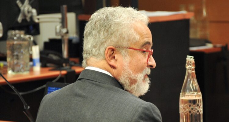 Revisan medidas cautelares de Luis Hermosilla en caso Audio: tribunal prohíbe mostrar su rostro