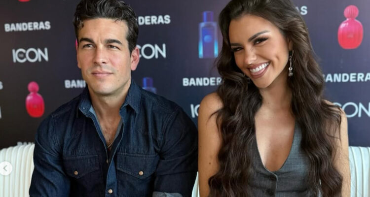 Mario Casas en Chile con Emilia Dides