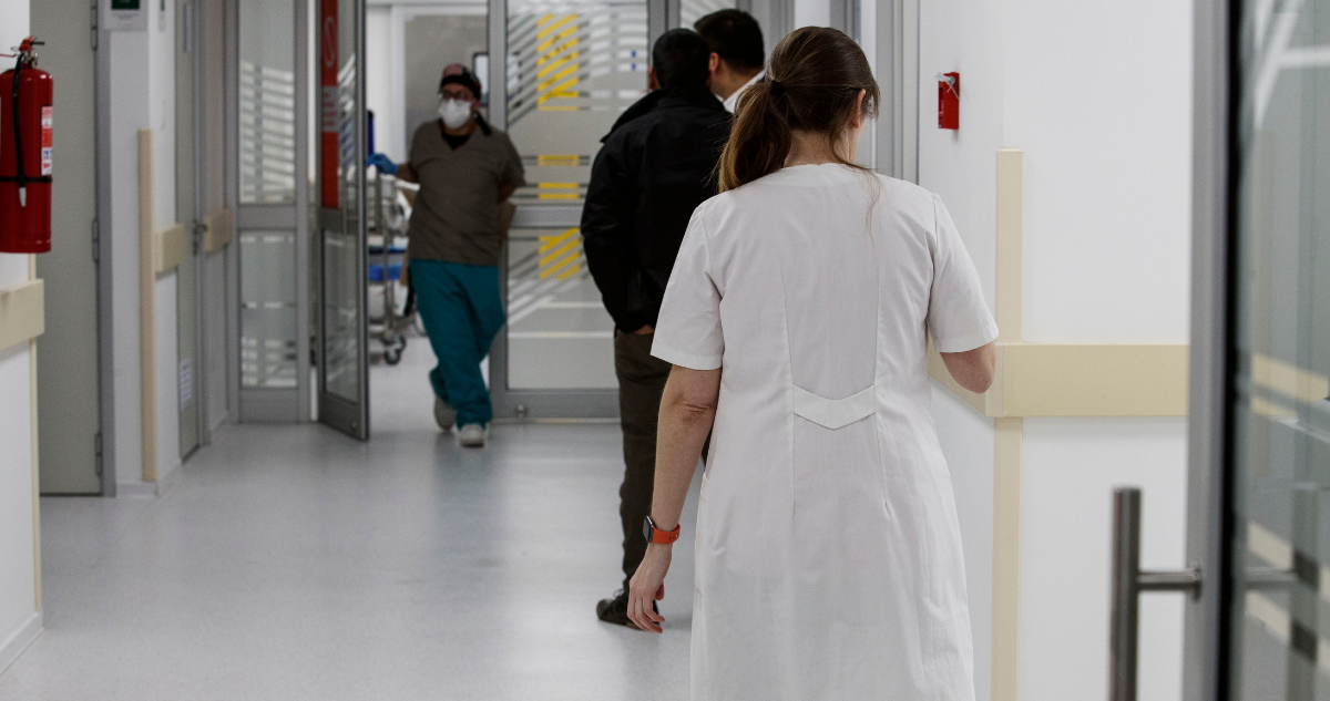Colmed exige disminución de horas de trabajo en turnos de médicas embarazadas