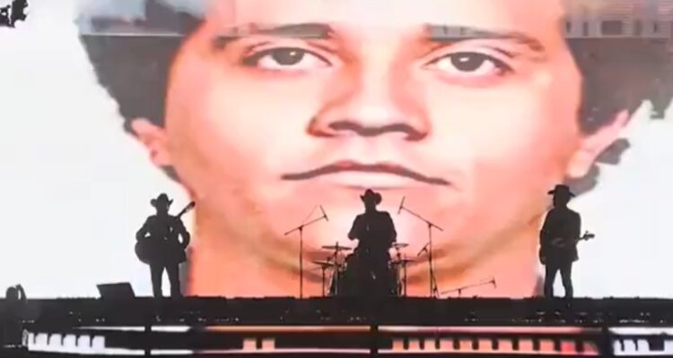 México abre investigación contra banda musical por homenaje a líder de cartel en pleno concierto