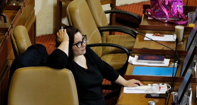 Por faltar a test de drogas: pasan a diputada Mónica Arce a Comisión de Ética de la Cámara