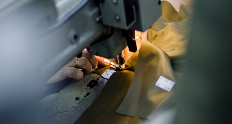 Análisis de las AFP revela que en Chile al menos 1,1 millones de mujeres trabajan como informales