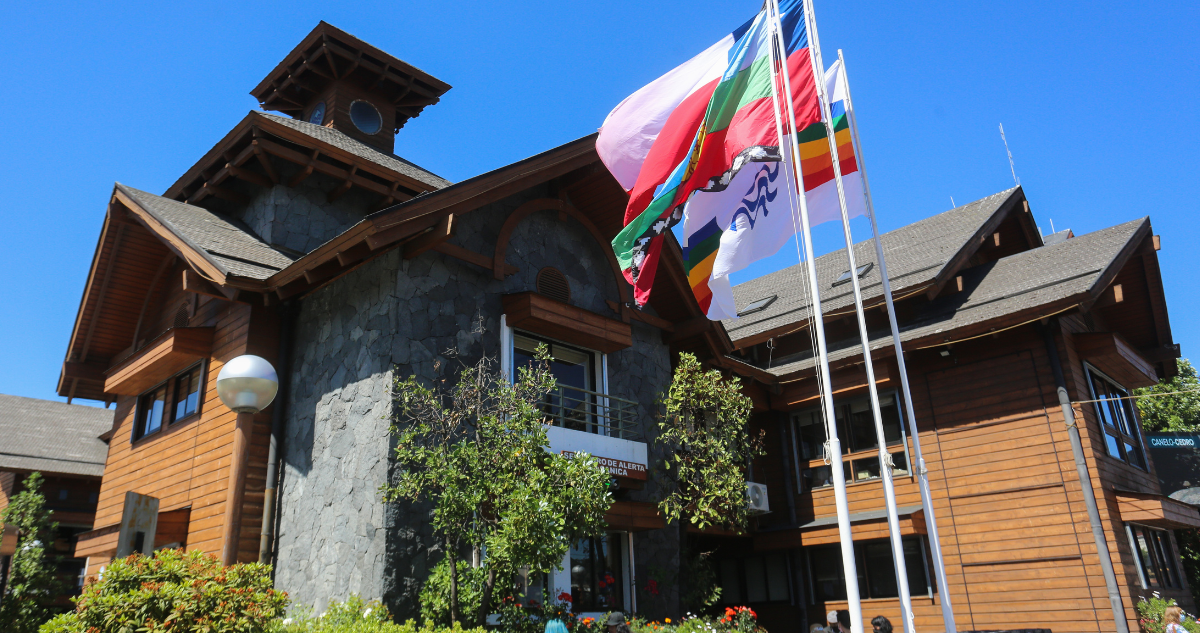Frontis de la Municipalidad de Pucón ante demanda presentada por exfuncionarios