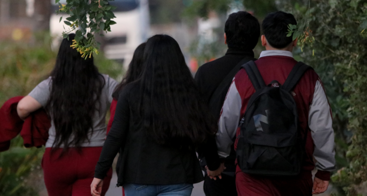 Pese a paro de profesores: Municipio de Santiago anuncia vuelta a clases en 