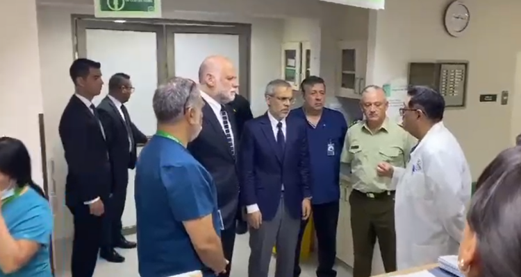 Autoridades de Gobierno y Carabineros visitan a uniformado baleado: “Es un ejemplo de vocación”