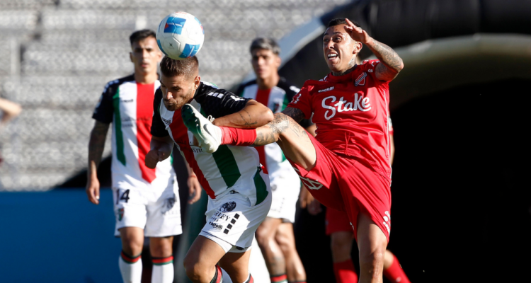 Palestino aprovecha el hombre de más y vence a Ñublense: es el líder exclusivo de la Liga de Primera