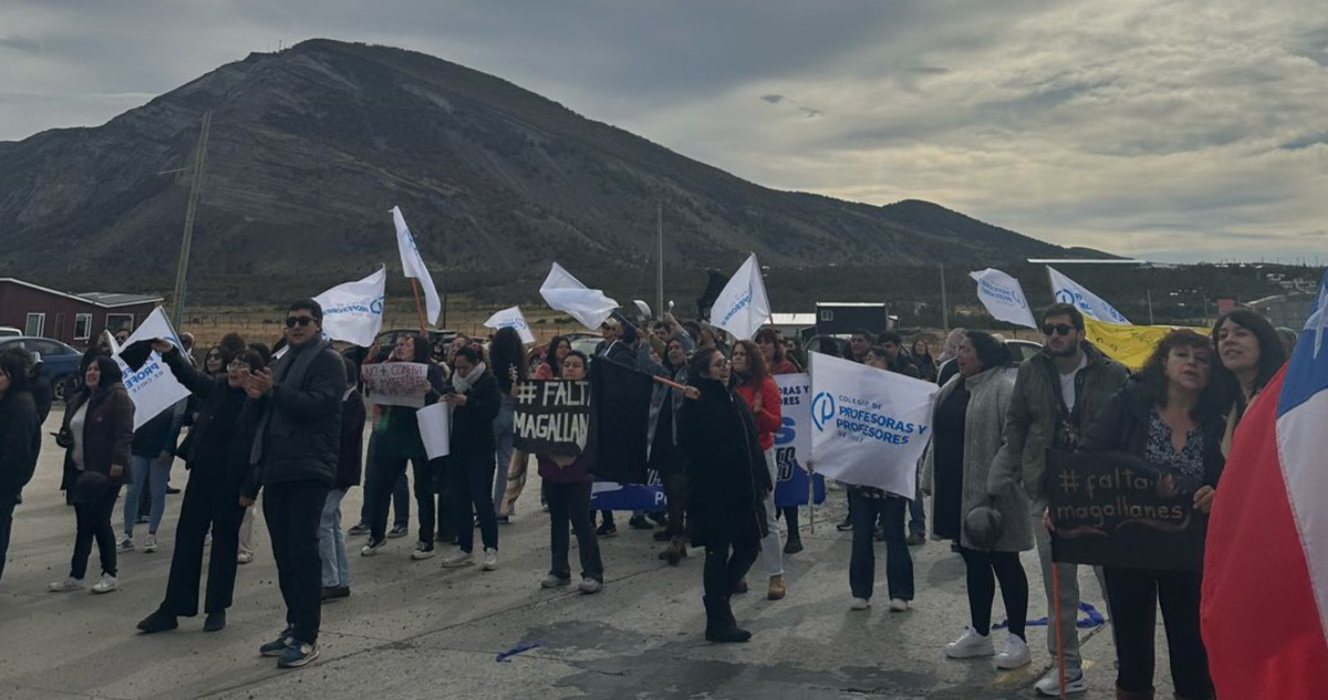 Paro de profesores mantiene a 14 mil alumnos sin clases en Magallanes: exigen mejoras salariales