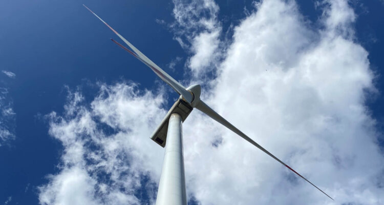 Inicia la construcción del primer parque eólico en la región de Ñuble: contará con 22 aerogeneradores