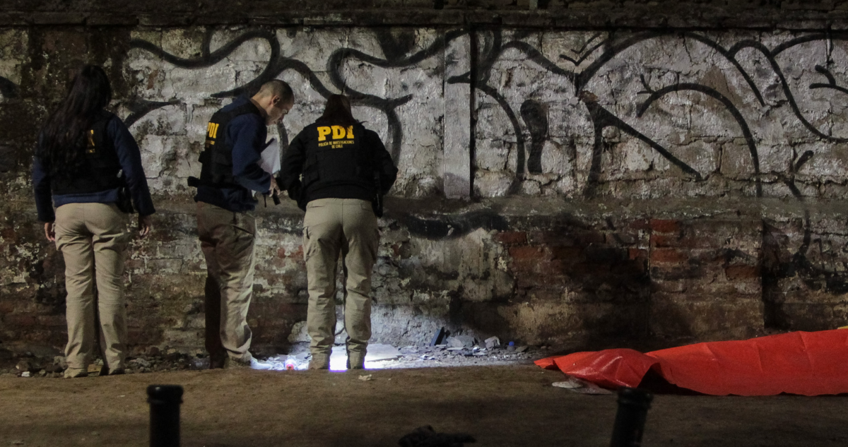 Persona en situación de calle fallece apuñalada tras riña en el centro de Santiago
