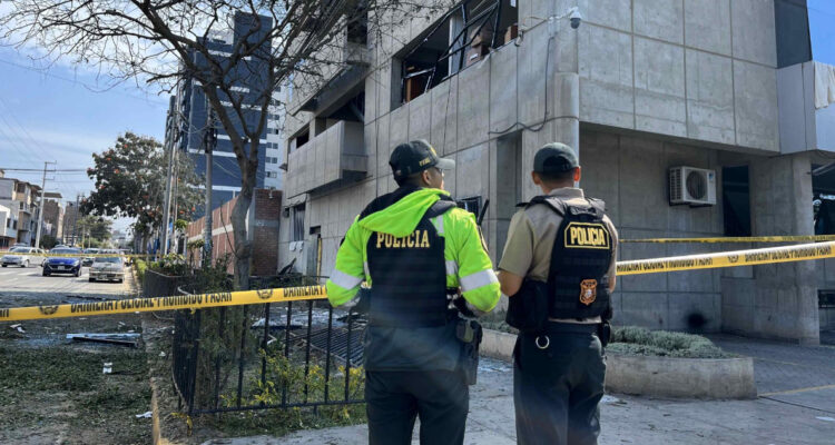 Gobierno de Perú anuncia estado de emergencia y despliega Fuerzas Armadas en Lima por ola de violencia