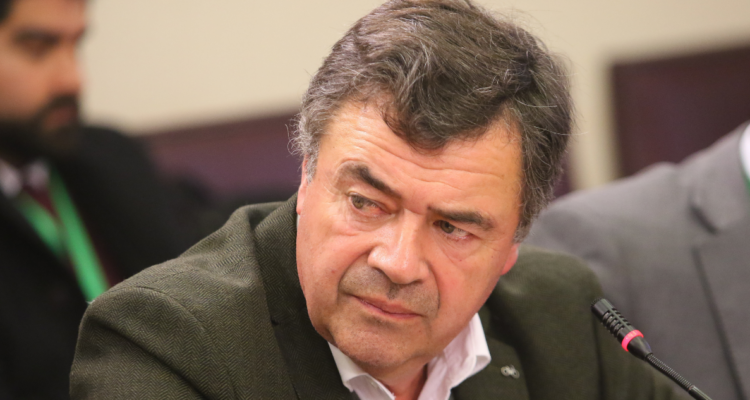 piden renuncia ministro valenzuela