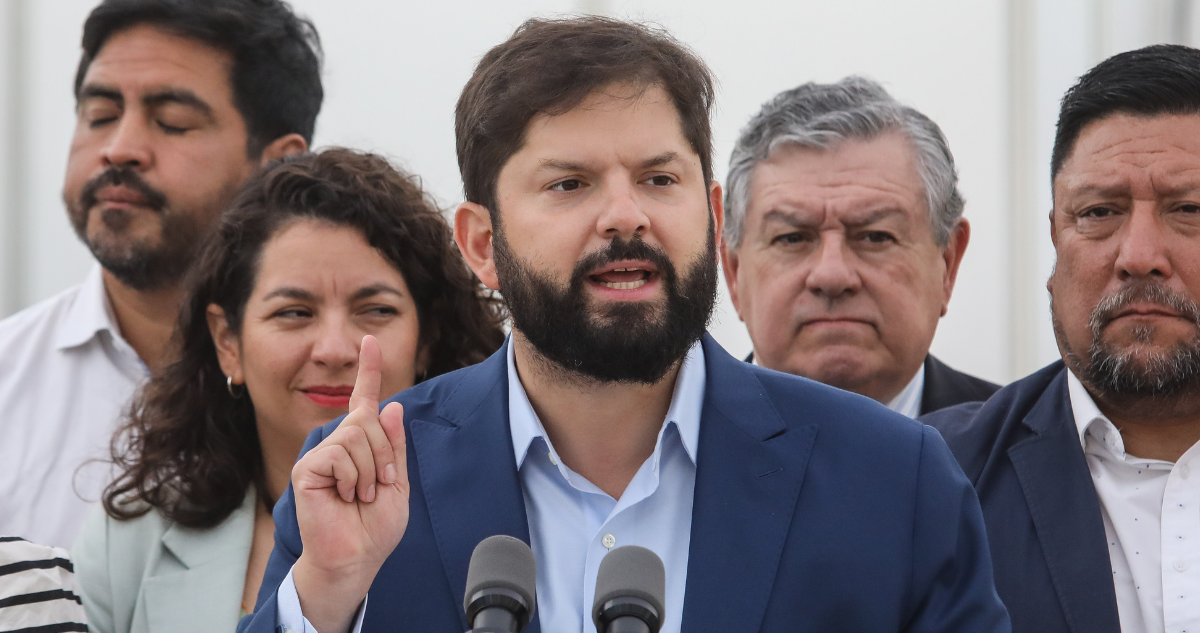 Presidente Boric presenta beneficios estatales y refuta a los “agoreros”: “Chile está creciendo”