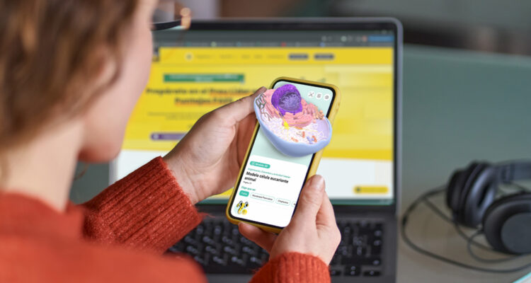 Preuniversitario Pedro de Valdivia lanza app con realidad virtual y tutor IA para personalizar aprendizaje