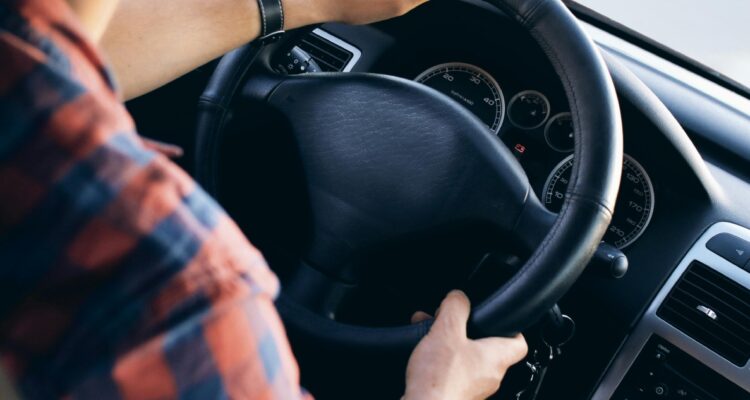 Prisión preventiva para sujeto que arrolló dos veces con su auto a actual pareja de su ex en Los Álamos