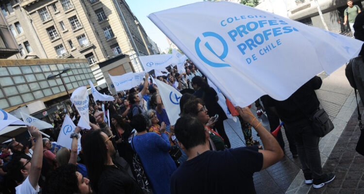 “Que educar no nos cueste la vida”: Profesores convocan a movilización nacional por ola de agresiones