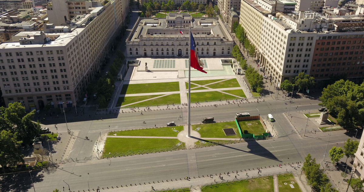 Por “extraordinario” desvió de meta fiscal: CFA recomienda ajuste del gasto por US$1.500 millones