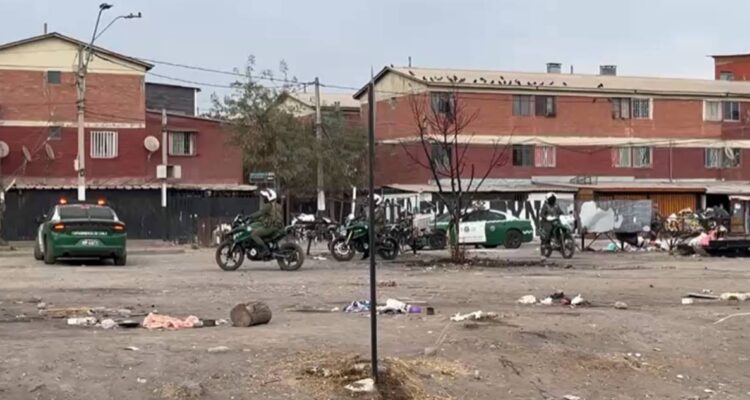 Serían usados para cometer delitos: retiran 17 autos “abandonados” en Lo Espejo