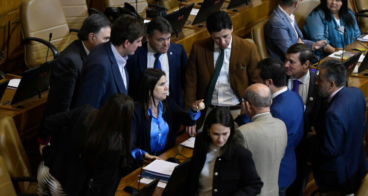 Bancada RN pide al presidente Boric terminar 