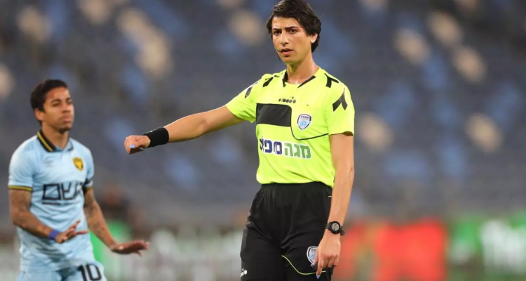 Sapir Berman hace historia: primera transgénero en arbitrar un partido internacional de fútbol