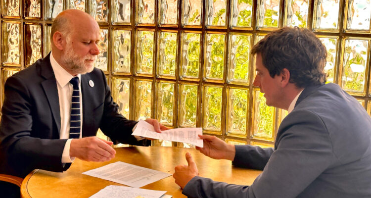 Diputado Schalper pide a ministro Elizalde poner urgencia a proyecto que tipifica el delito de turbazo