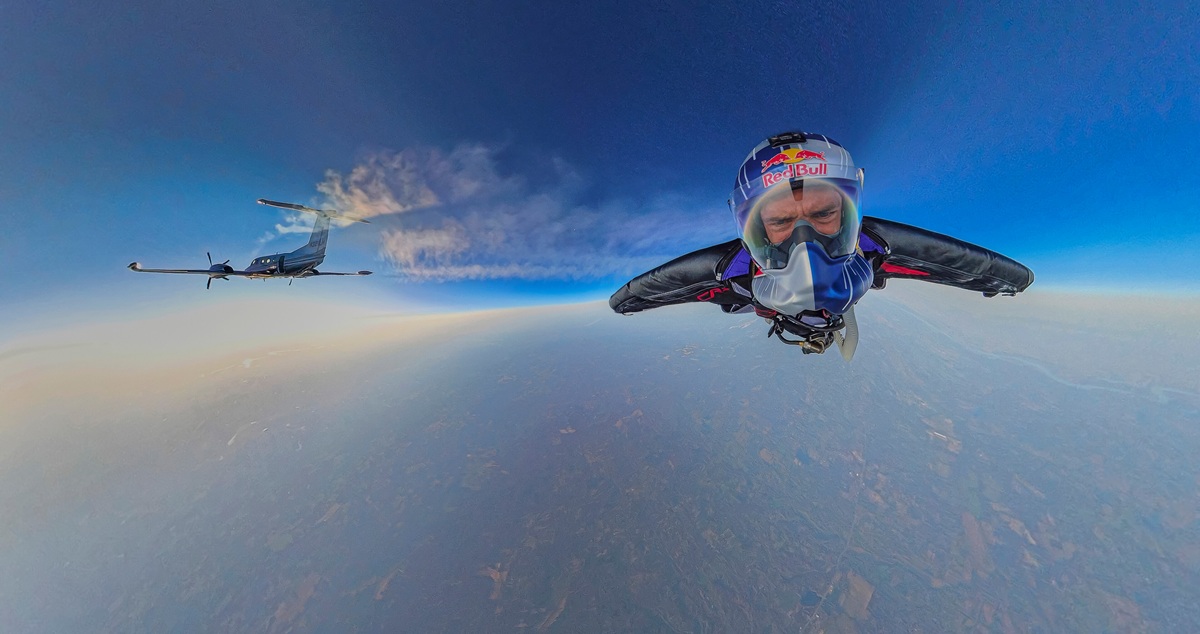 Sebastián “Ardilla” Álvarez batió récords con un salto de 12 kilómetros de altura.