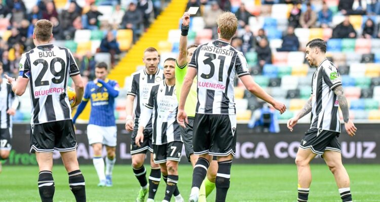 Duelo para el olvido: Alexis Sánchez fue sacado al entretiempo en fea caída del Udinese por Serie A