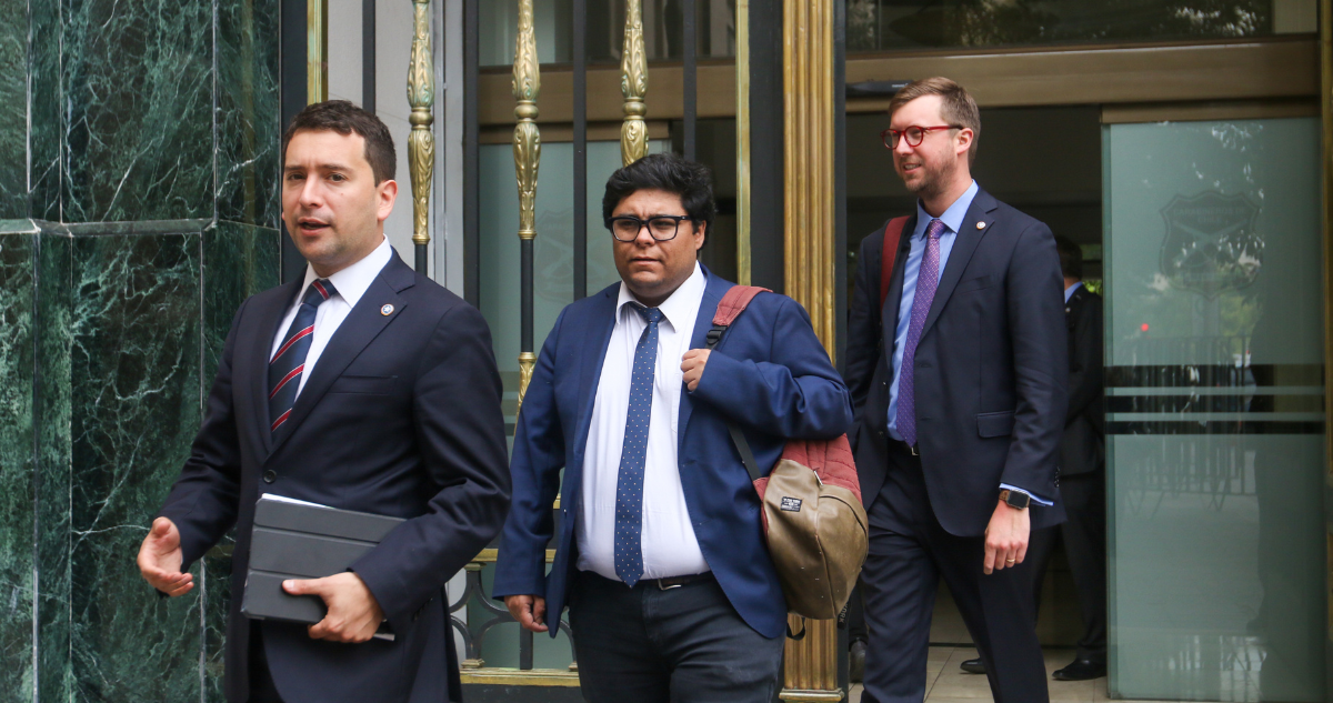 Republicanos advierten que ingresarán nueva AC contra Fernández: Chile Vamos afirma que no bajó firmas