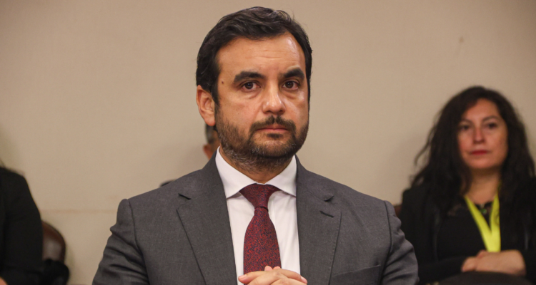 Gajardo cree que filtración de informe de Contraloría fue para “señalar que el sistema no funcionaba”