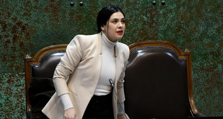 Cariola (PC) defiende legado tras renunciar a la Cámara: “Se puso a Chile y a su gente por delante”