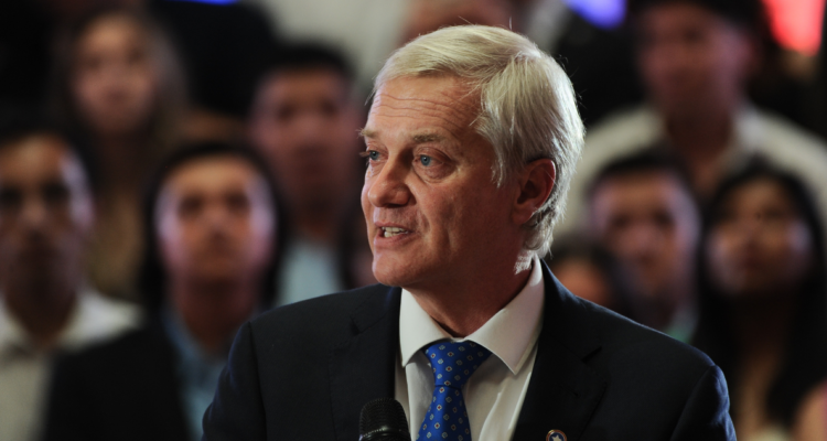 Kast afirma que si Jara quiere sumarse a la carrera presidencial debe “renunciar ahora”