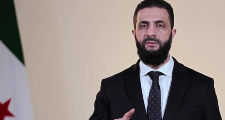 El presidente interino Ahmed al-Sharaa pronuncia un discurso en Damasco