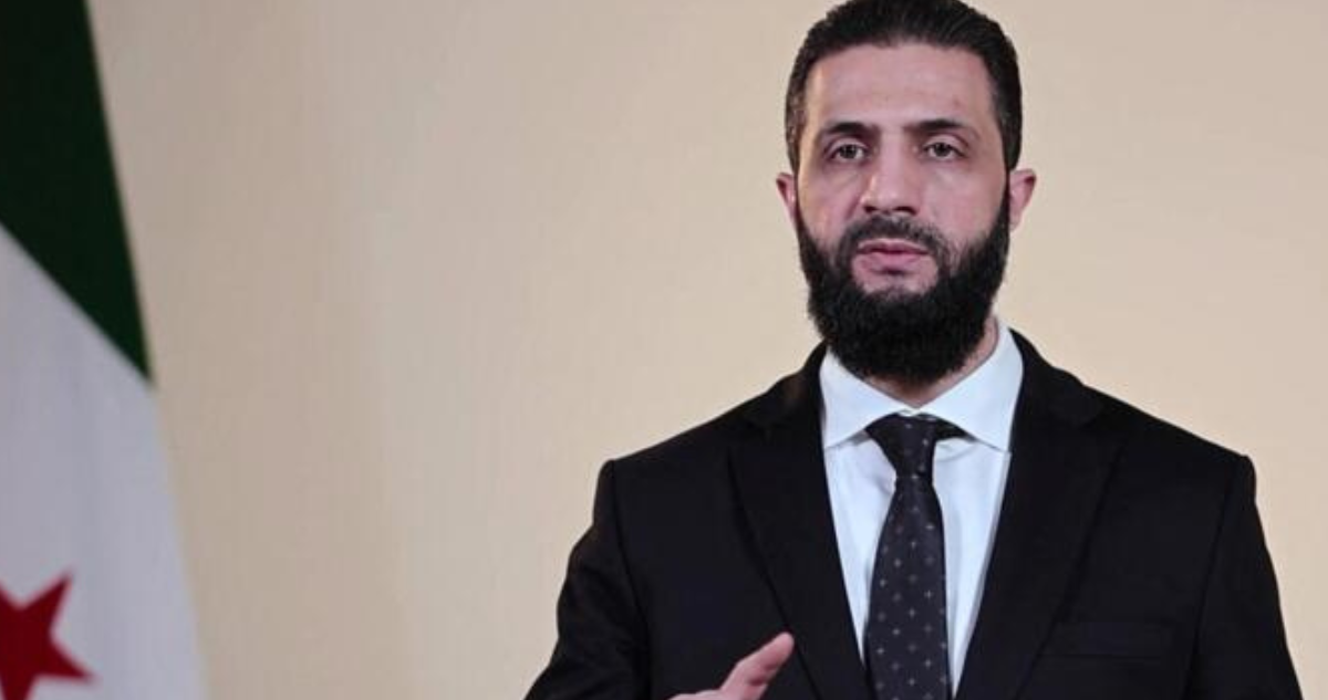 El presidente interino Ahmed al-Sharaa pronuncia un discurso en Damasco