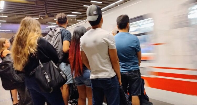 Llegó el “Súper Lunes”: las medidas que se implementarán desde hoy en Santiago para enfrentar marzo