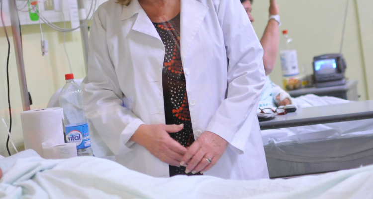 Doctora colombiana debe devolver 200 millones de pesos