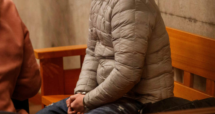 Formalizan a adolescente arma cortante temuco