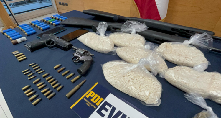 Detienen a tres personas por robo a salida de banco