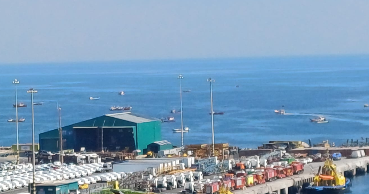 Pescadores artesanales bloquean Puerto de San Antonio