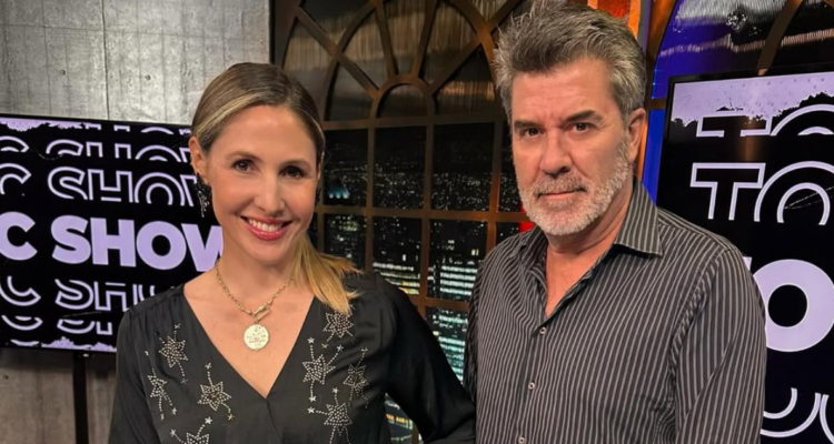 Fotografía de Claudia Salas junto a ‘Pollo’ Valdivia en Toc Show en referencia a fin del programa