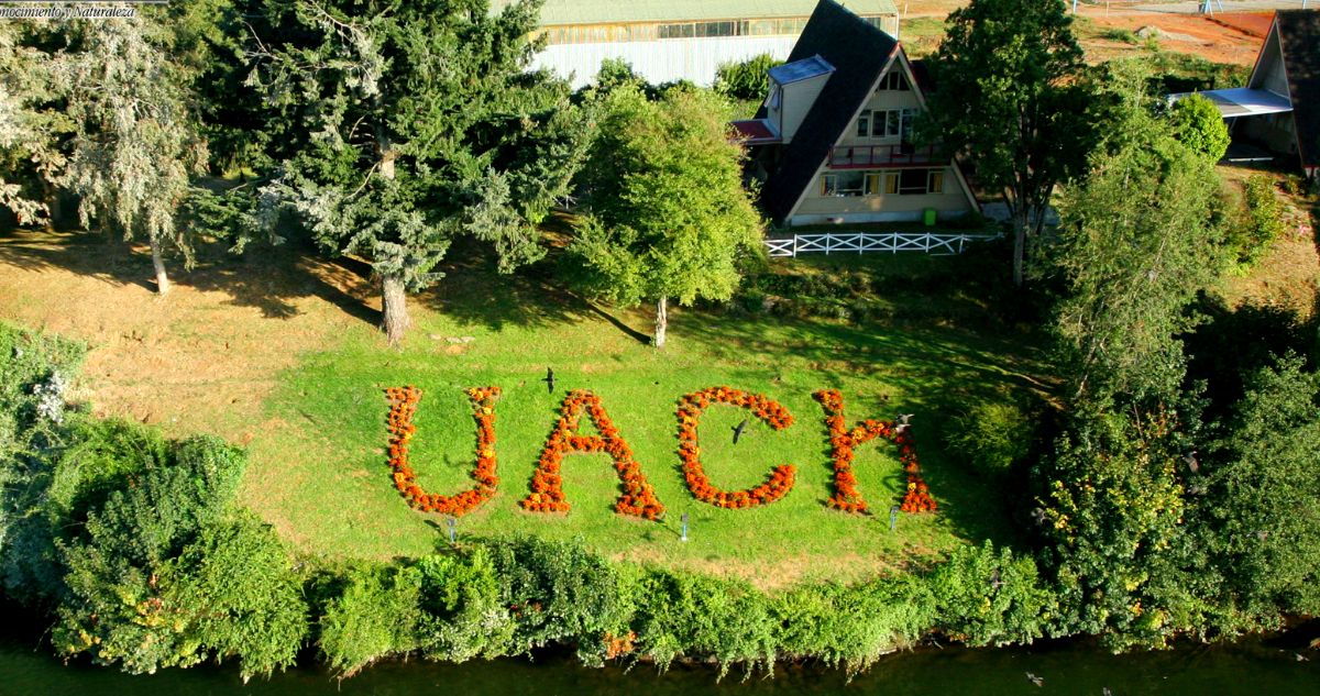 Interior del campus de la UACh por multa por irregularidades en jardín infantil y sala cuna
