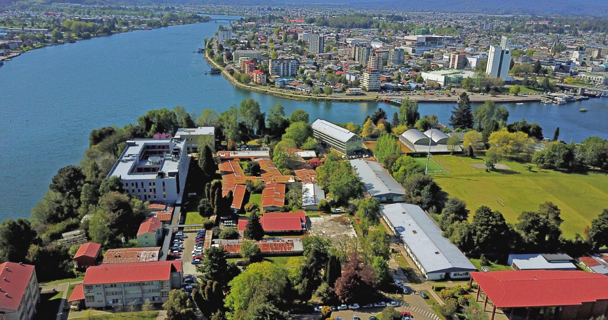 Imagen de campus de la Universidad Austral de Chile por candidatos a rectoría