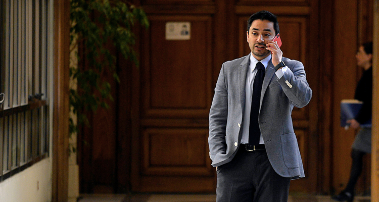 Álvaro Carter deja la bancada de la UDI y se sumará a la de Republicanos