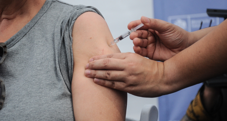 Derribando mitos de la vacunación contra la Influenza: por qué es importante recibir una dosis en 2025