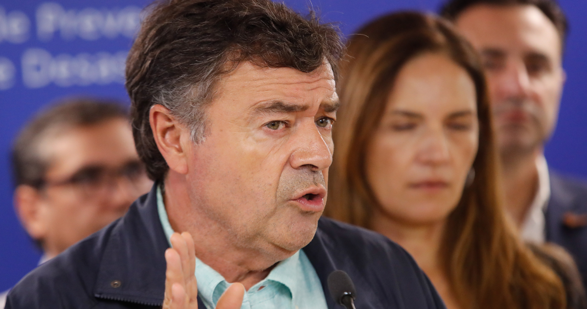 Valenzuela hace mea culpa tras llamar a municipios a “dejar de llorar”: “Es una frase desafortunada”