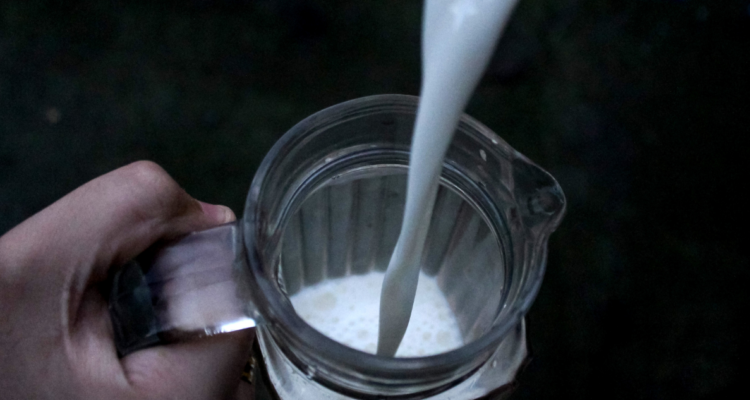 Vaso de leche por informe del Centro de Información Láctea