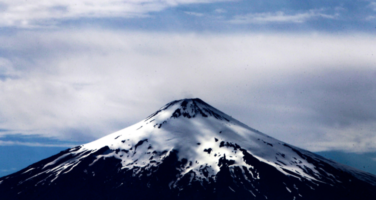 Qué es el viento puelche y cómo puede influir en la propagación de incendios forestales