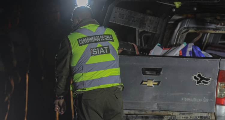 Volcamiento de vehículo menor en Chillán deja un fallecido y un herido de gravedad