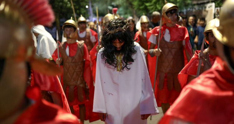 Tradiciones Semana Santa: Viacrucis en Colina (2024) | Agencia Uno